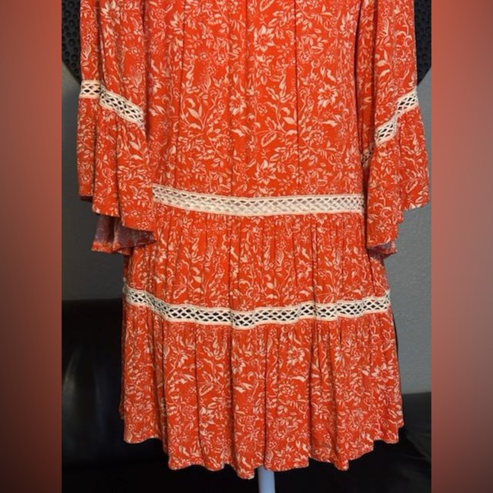 Free People pre-owned quality, super cute boho top! - Picture 8 of 9